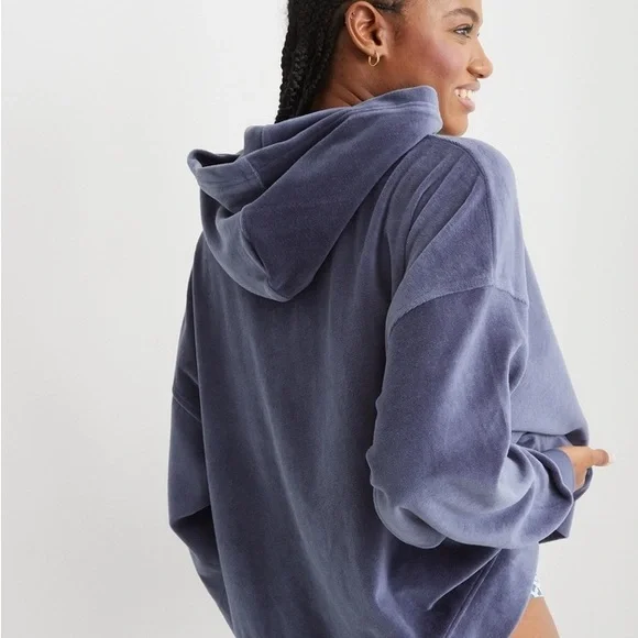 American Eagle Velour Oversized Cropped Hoodie - Picture 2 of 3